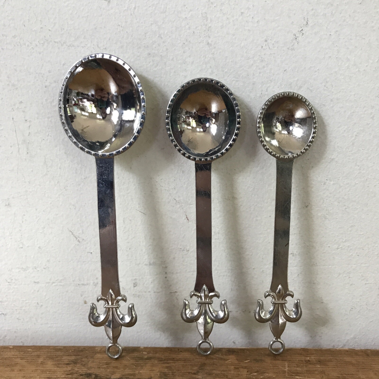 Set Lot 3 Vtg Style Shiny Stainless Steel French Fleur De Lis Measuring Spoons