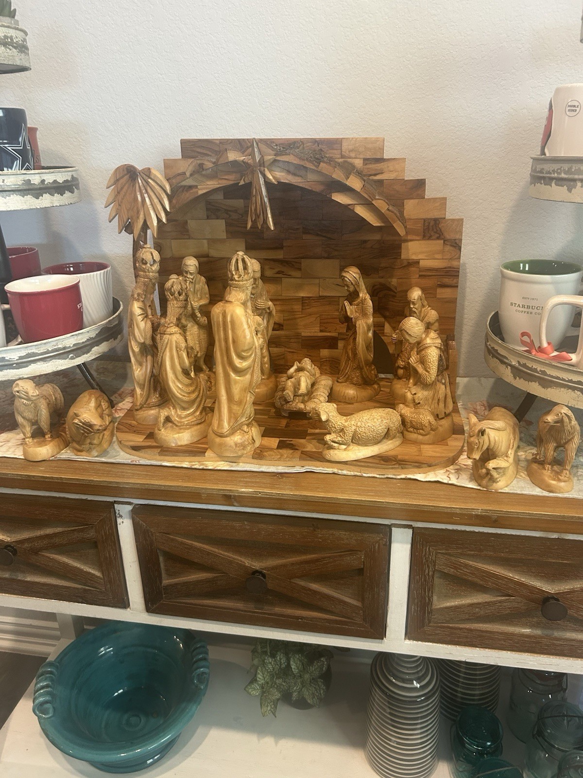 VINTAGE OLIVE WOOD NATIVITY SET 16 pcs HAND CARVED in BETHLEHEM THE HOLY LAND