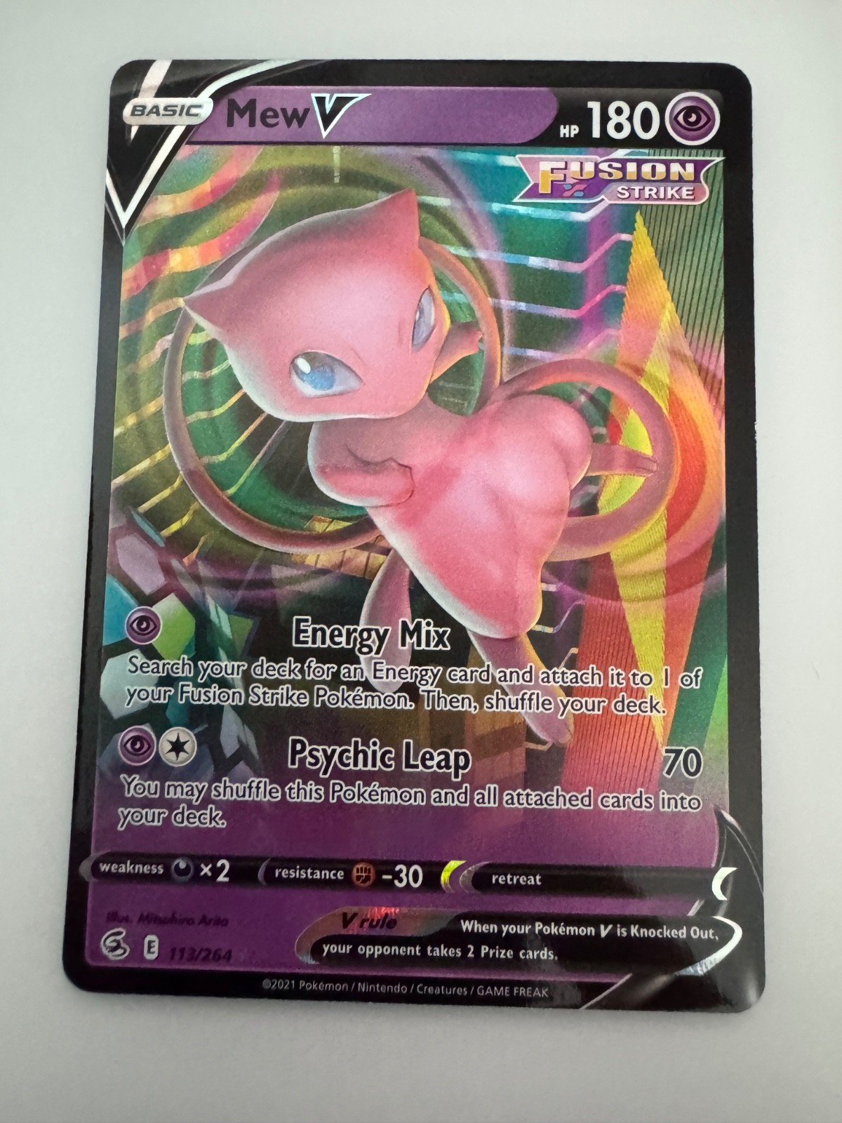 Mew V 113/264 – Fusion Strike – Pokemon TCG