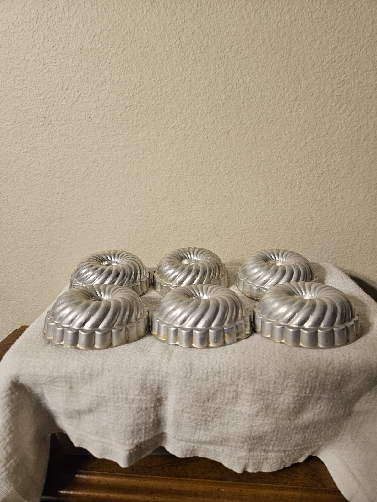 Aluminum Mini Jello Molds/ Mini Tart/Bundt Cakes Tins Fluted Swirl Pans LOT OF 6