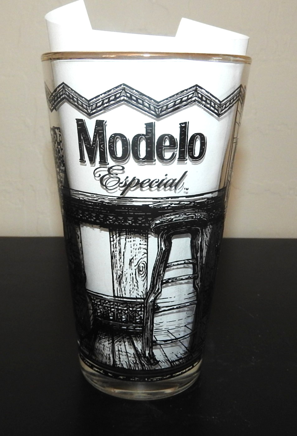 Modelo Especial Pint Glass Guitar & Barrel Wraparound Graffiti Gold Rim Lmtd Ed.