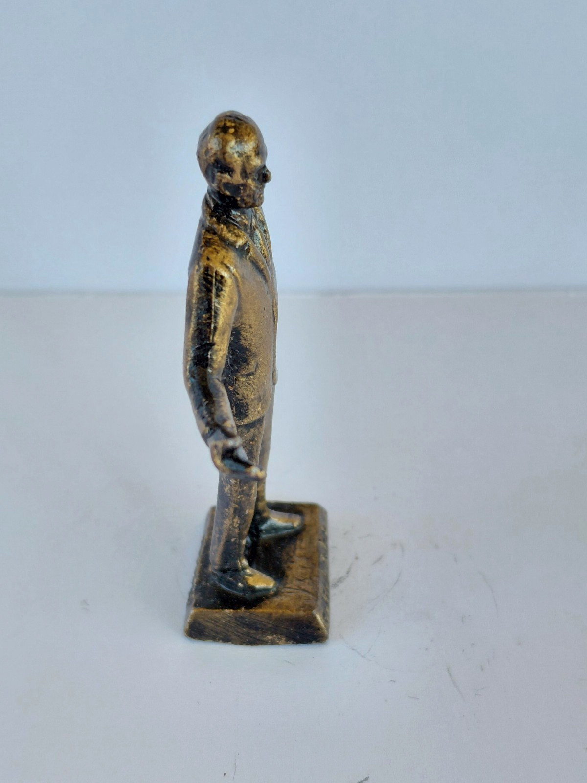 Vintage Figurine Small Gerald Ford 38th President Statue Cast Metal 2-1/2”