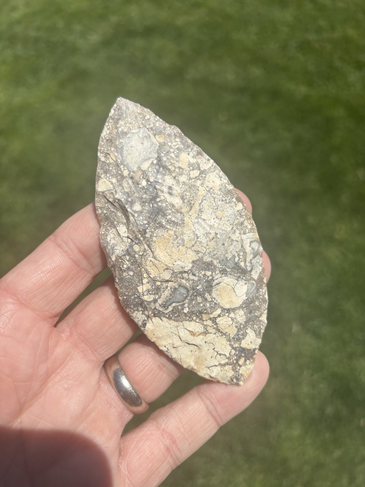 Traditional Native American Stone Arrow Head Knife Blade Skinning Tool Beautiful