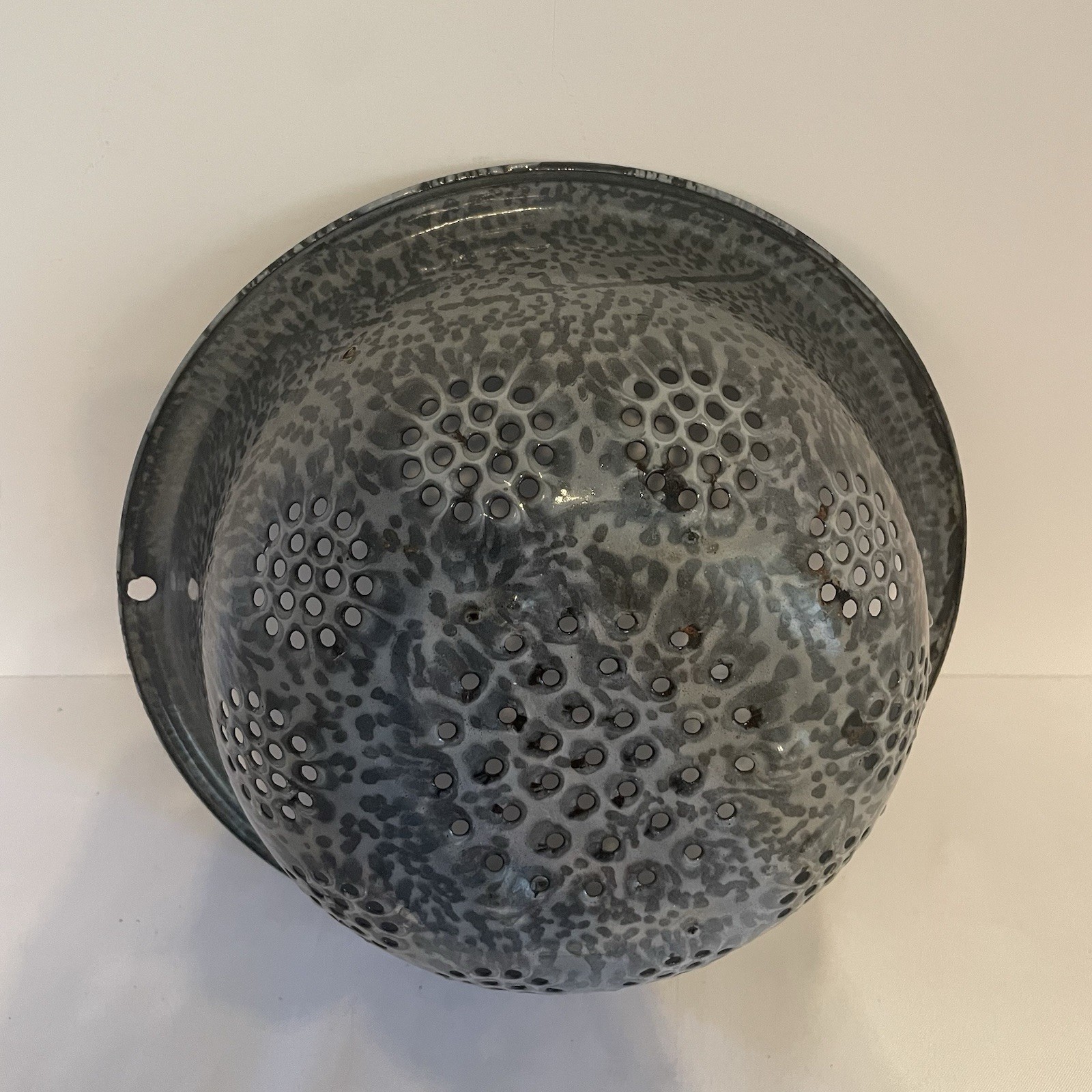 Vintage Enamelware Colander Gray 10.5″ in Diameter Graniteware Farmhouse Rustic