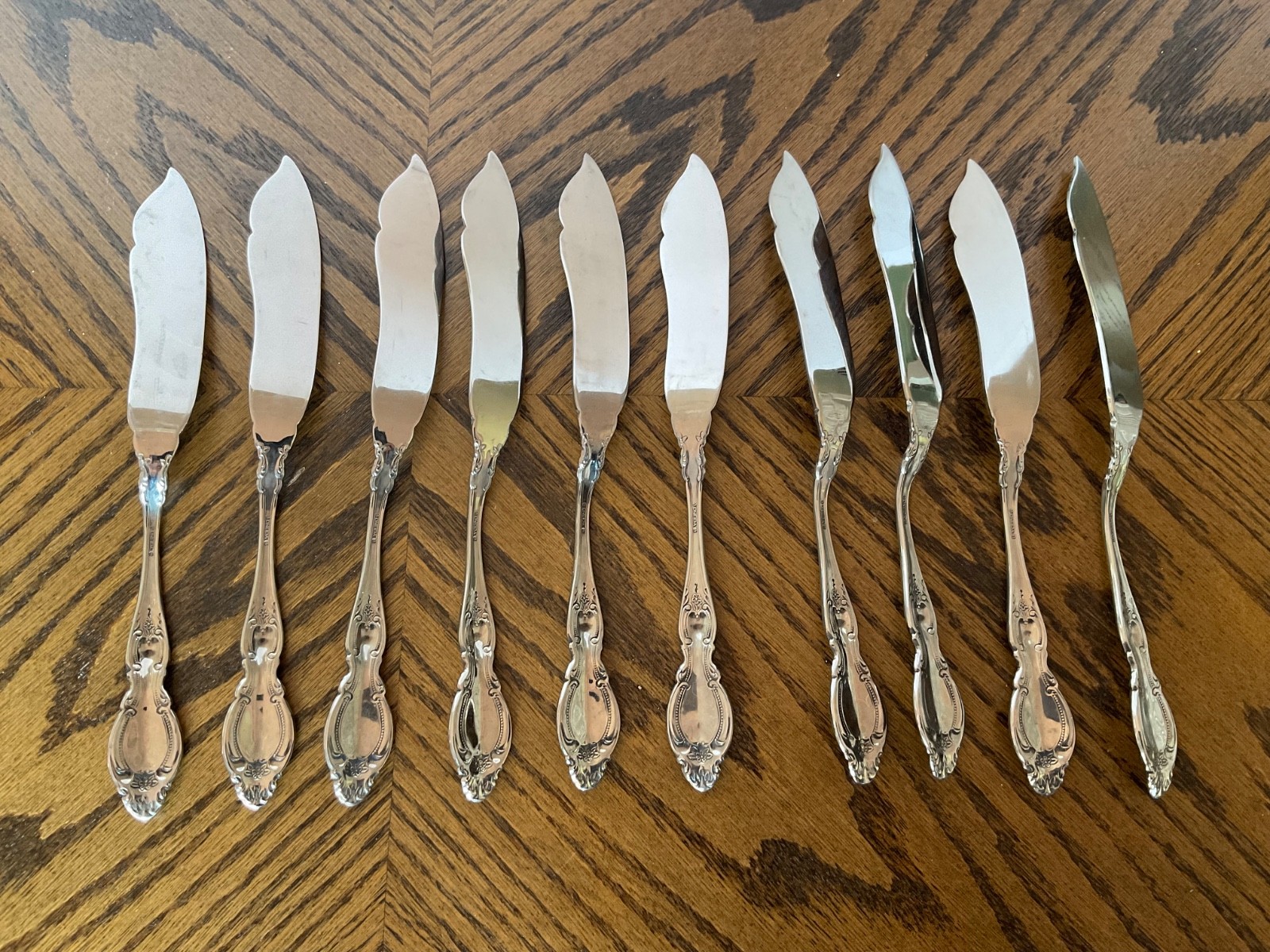 Oneida Frederick II 10 Stainless Fish Knives 9 1/8″