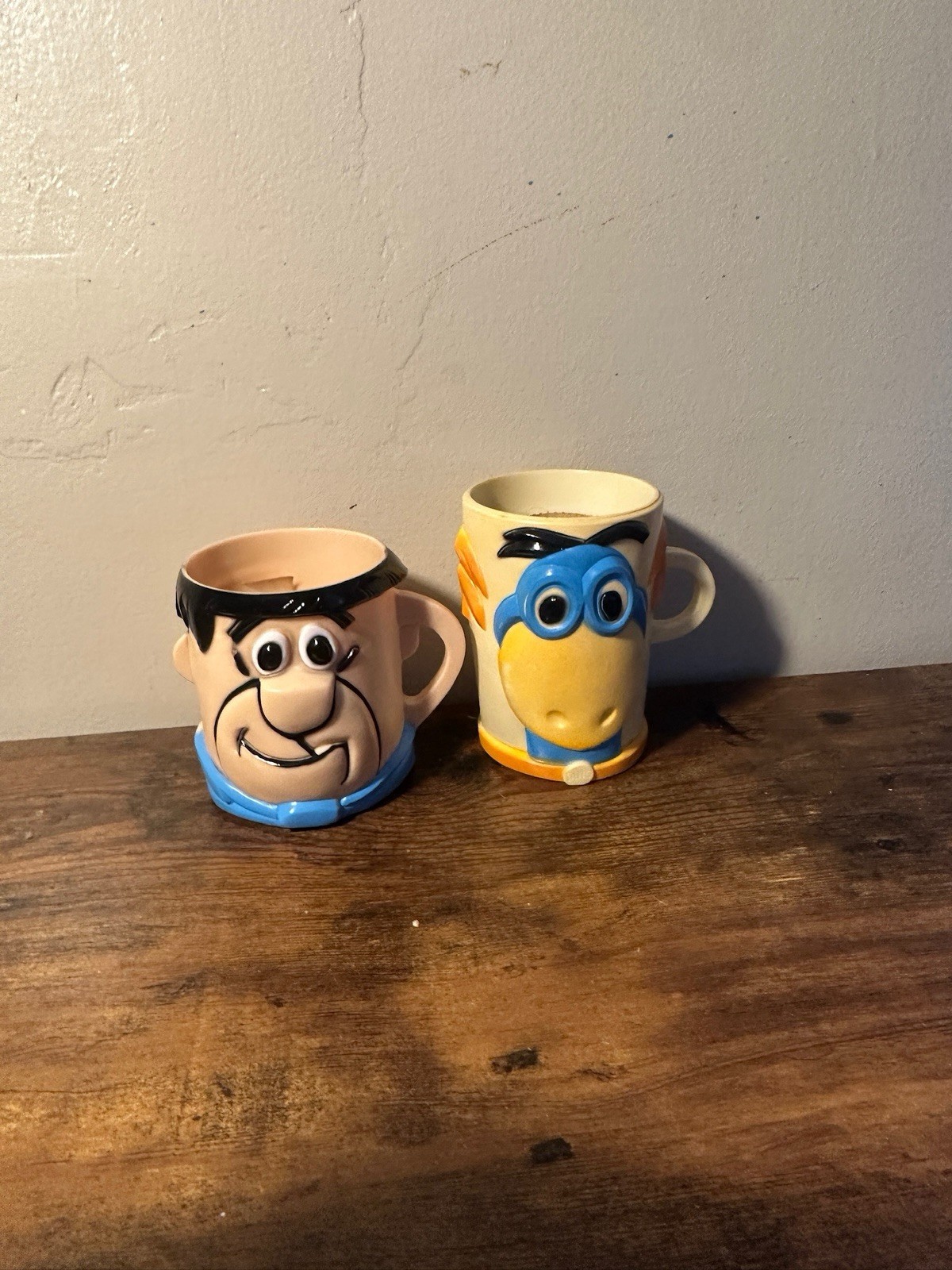 Vintage Plastic Flinstone Cups Lot of 2 (Fred & Dino) Multiple Vitamins