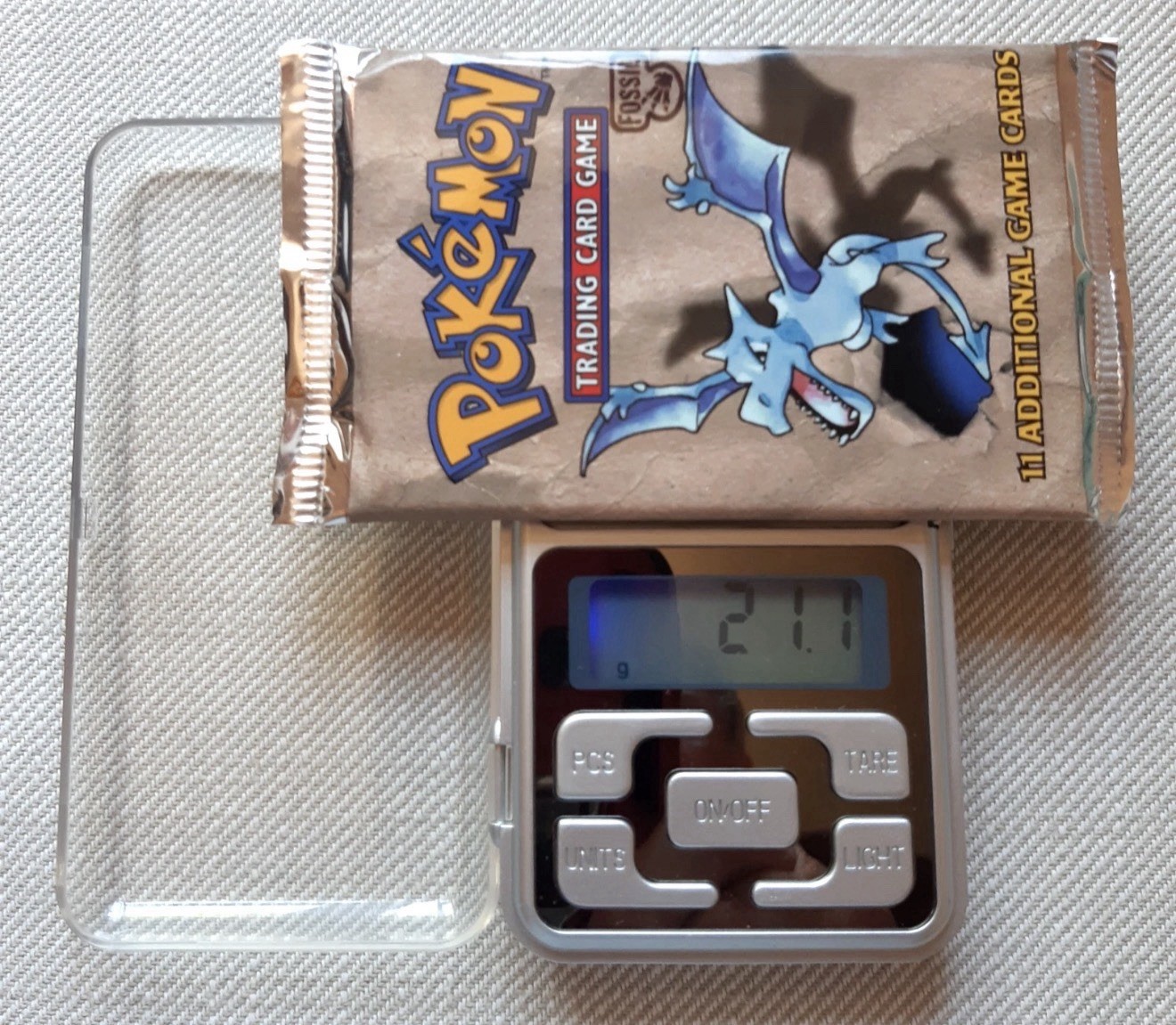 1999 Pokemon Fossil Set Booster Pack Aerodactyl Artwork 21.10g FACTORY SEALED