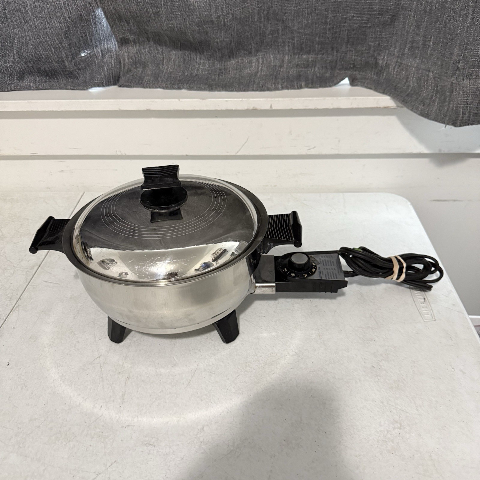 Vtg Rena Ware Electric 1l10″ Skillet Model 7118E – Tested & Working