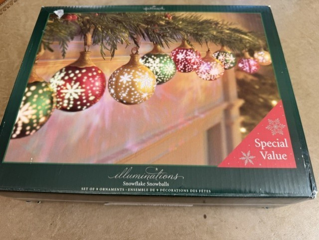 Retired Hallmark Illuminations Snowflake Snowballs Set 9 Ornaments 2005 string