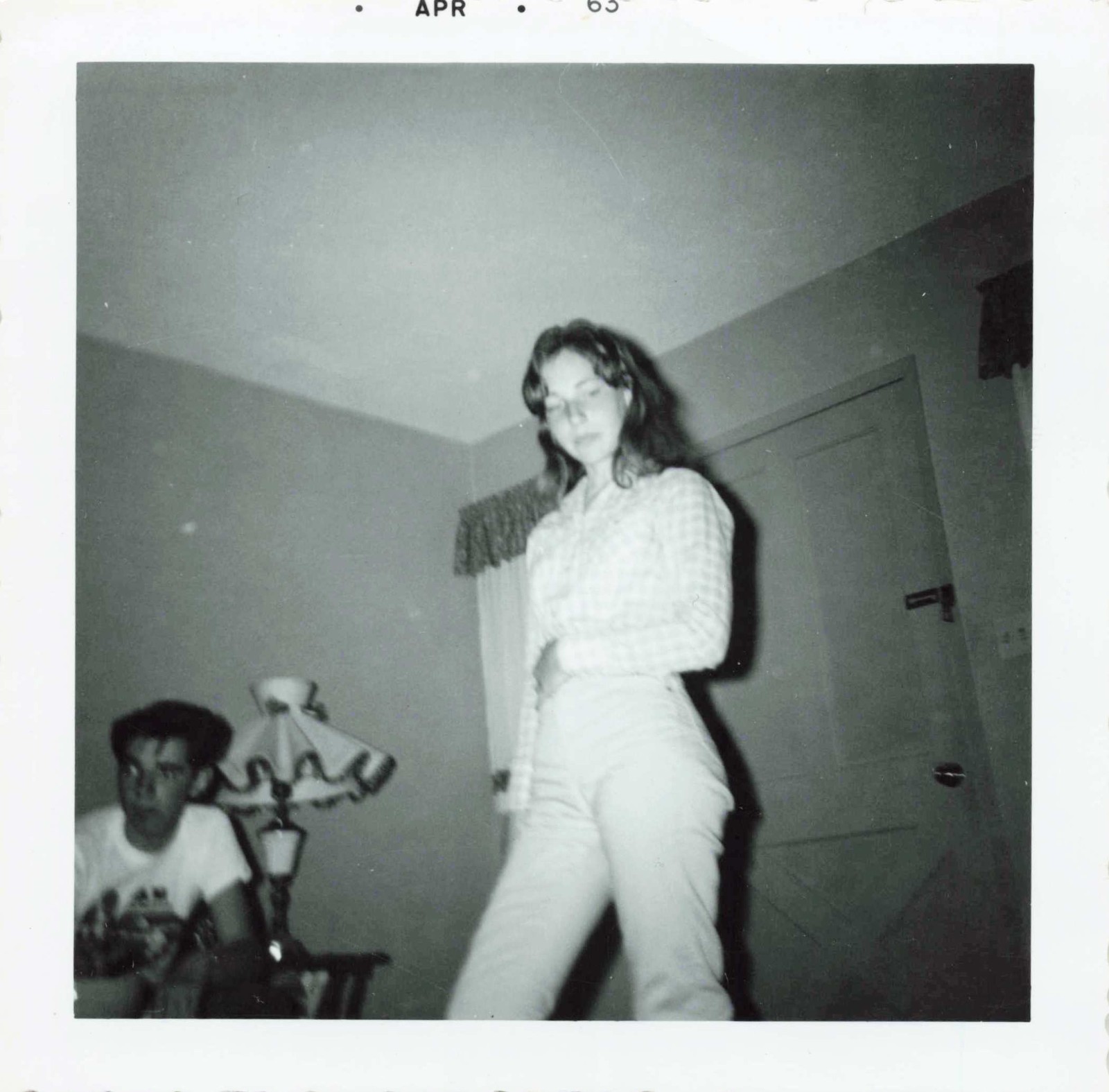 VTG Photo Beautiful Woman Handsome Man Casual Indoors Skinny Lamp