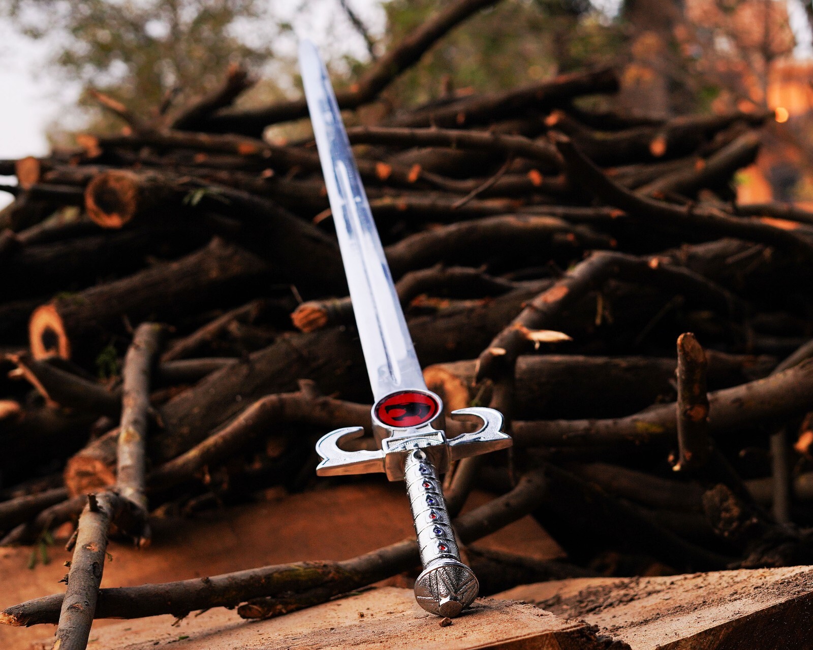 Factory Entertainment Thundercats Sword of Omens Limited Edition Prop Replica