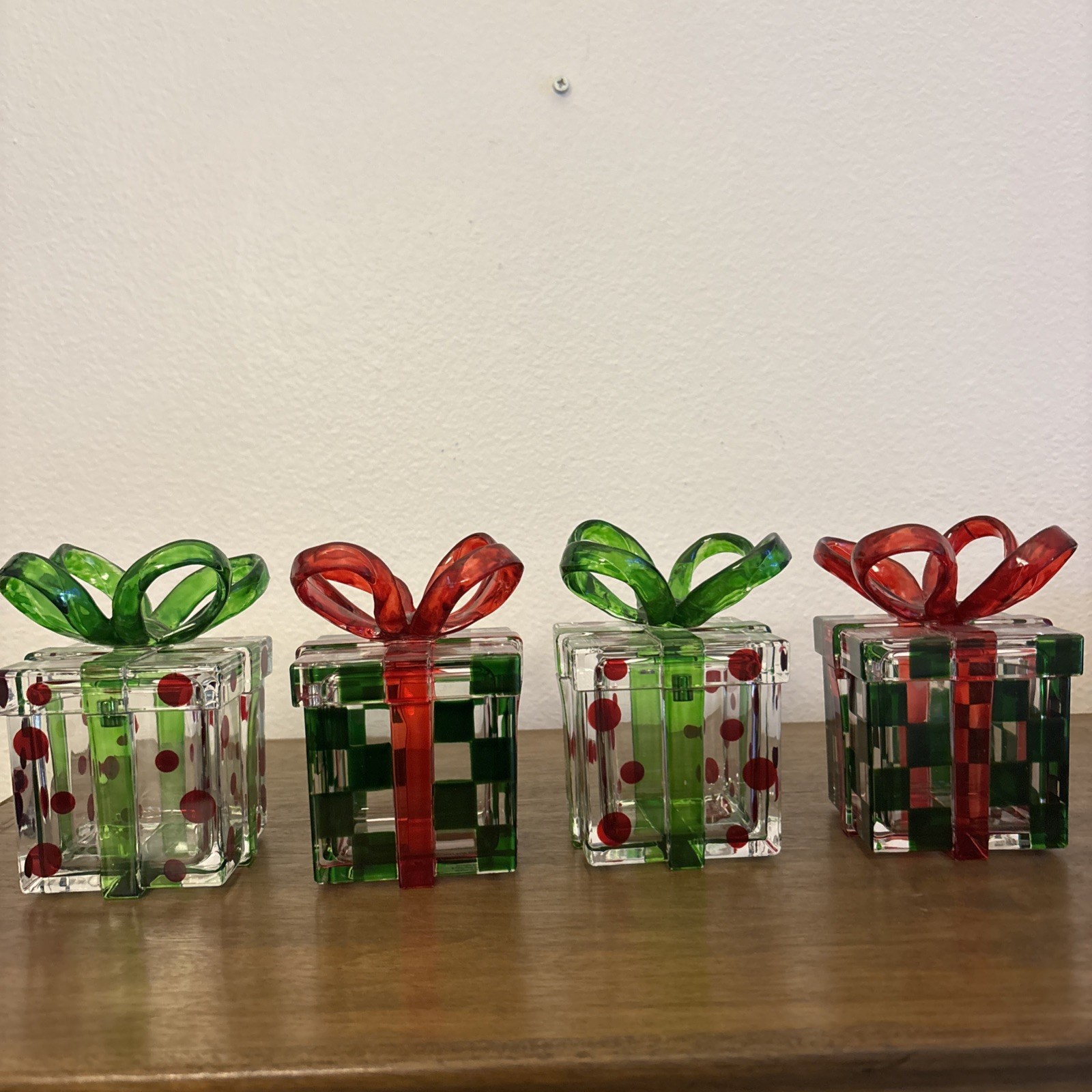 Vintage Acrylic Gift Box Trinket Holder With Magnetic Lid 3″x3″x4 1/2 – Set Of 4
