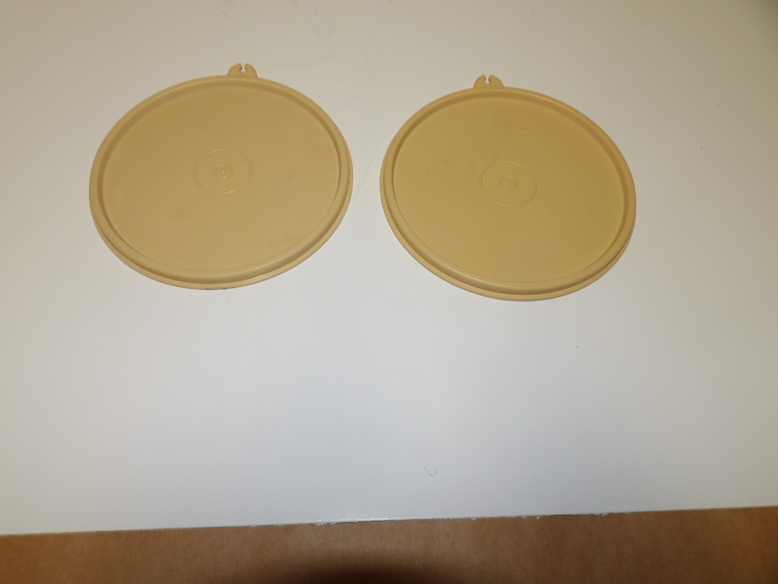 2 ~ TUPPERWARE 5 1/2″ Replacement Lid 238 FOR 263 233 270 492 491 Tan Almond