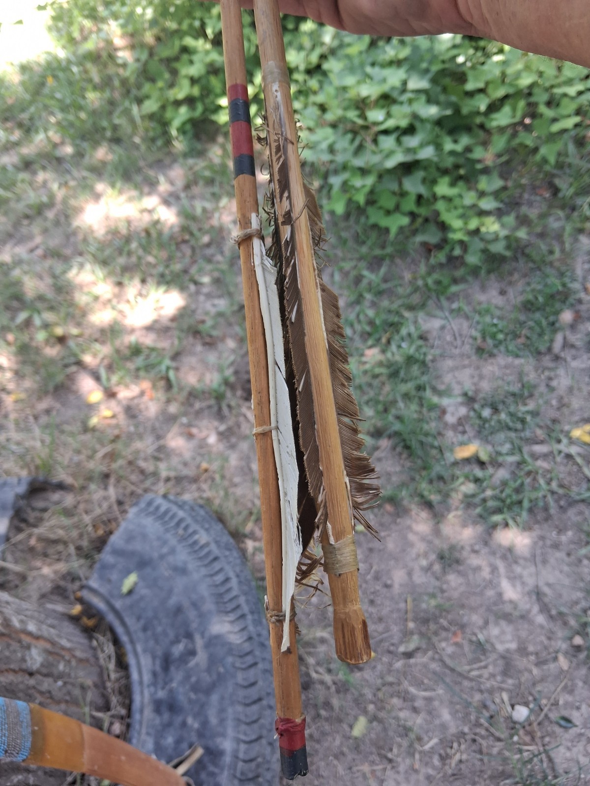 ** VINTAGE NATIVE AMERICAN APACHE SHORT BOW 38 IN 2 ARROWS HANDMADE ! HTF! *