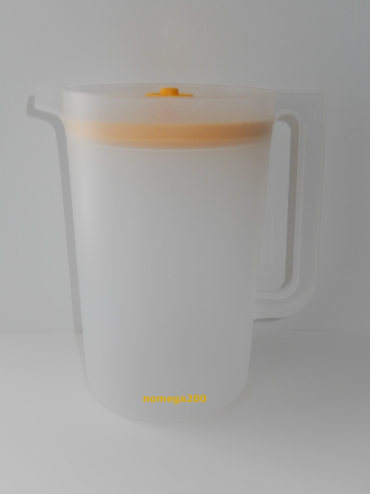 Tupperware Classic 1 Gallon Pitcher Sheer /Orange Push-button lid