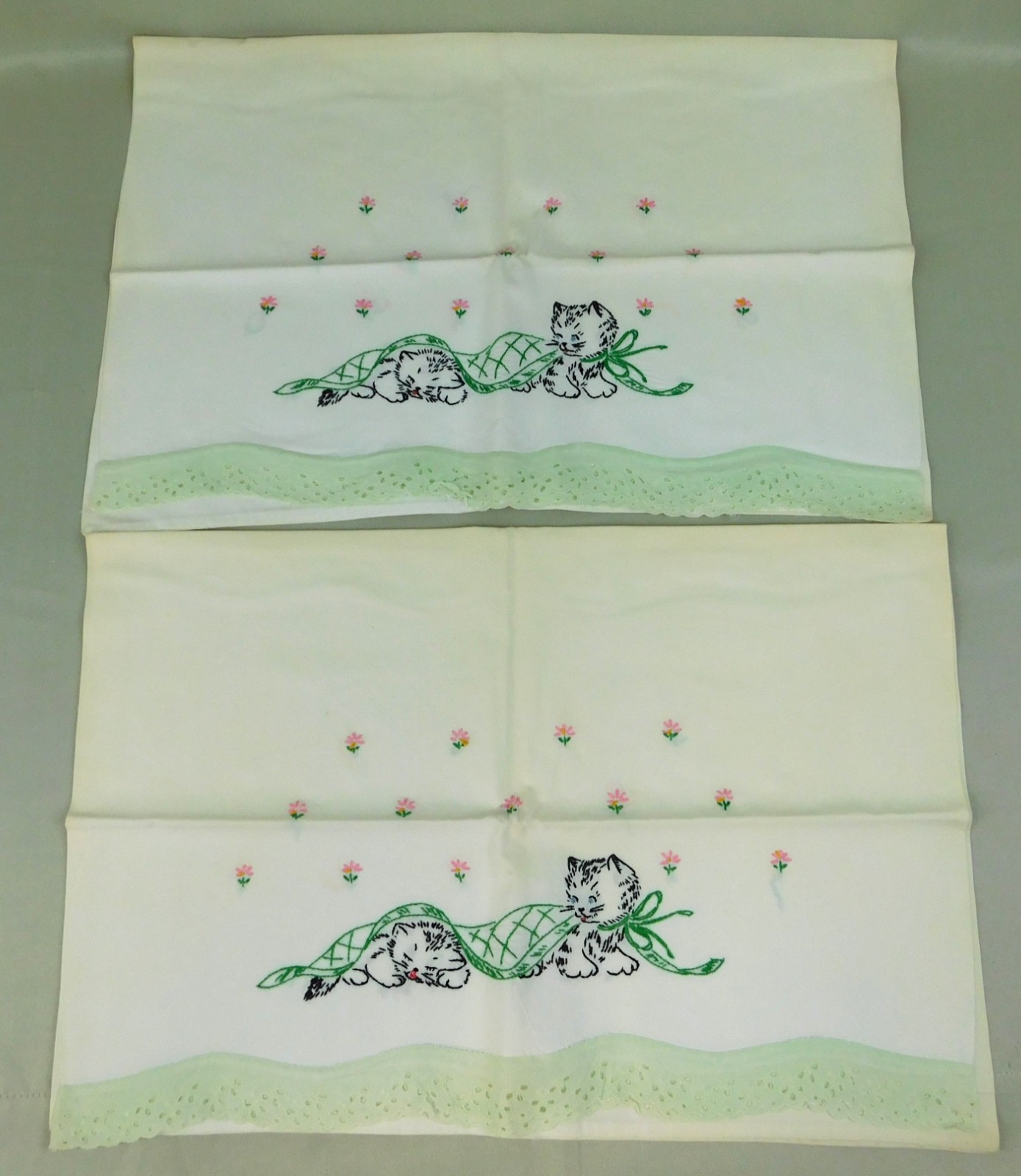 2pc Vintage Hand Embroidered Pillowcases Floral Cats Pattern Scalloped Lace Edge