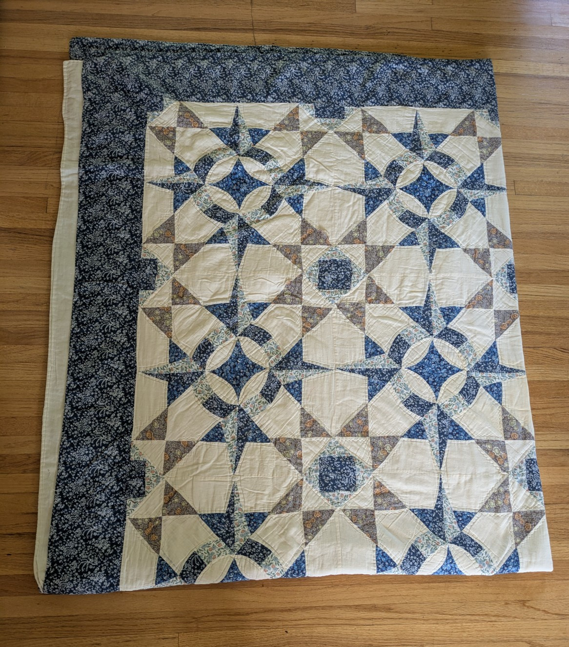Vintage Wedding Ring Quilt approx. 80″ x 100″ Hand Sewn Blue/Cream Cottage Core