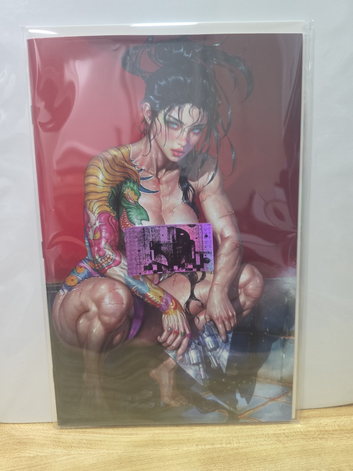 GUN HONEY #2 KYUYONG EOM HEROESCON EXCLUSIVE RED VIRGIN VARIANT. NM. FREE SHIP!