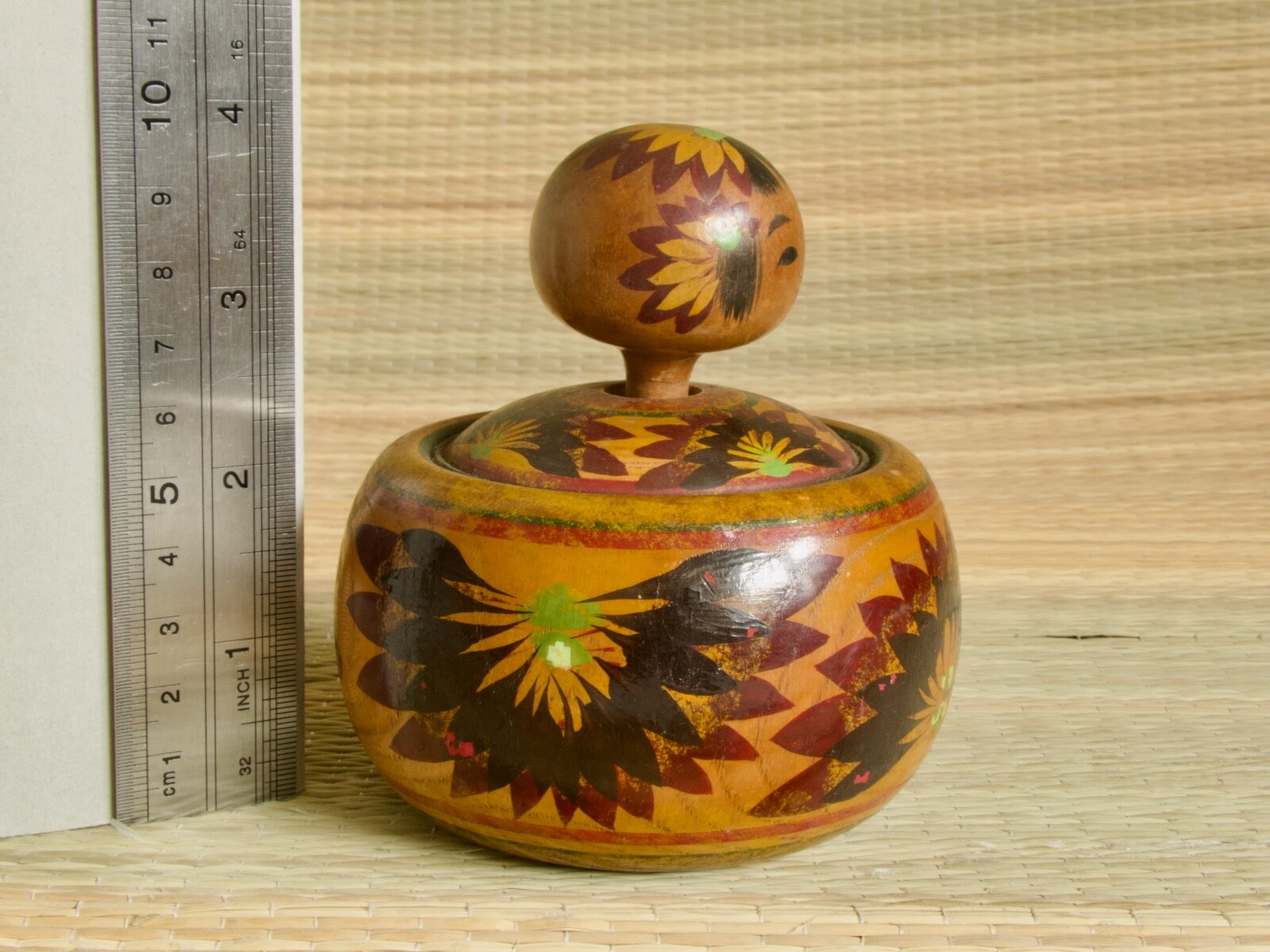 9.5cm(3.7″) Japanese Vint. Rare Ejiko Kokeshi Doll : signed Masakido (Hitokura)