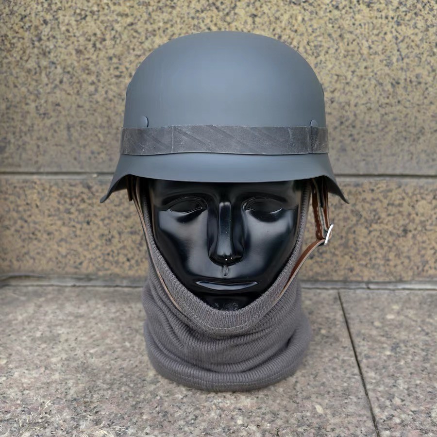 WWII GERMAN ARMY M1942 STELL HEIMET GRAY AND BAND RUBBER AND WINTER NECK SCARF