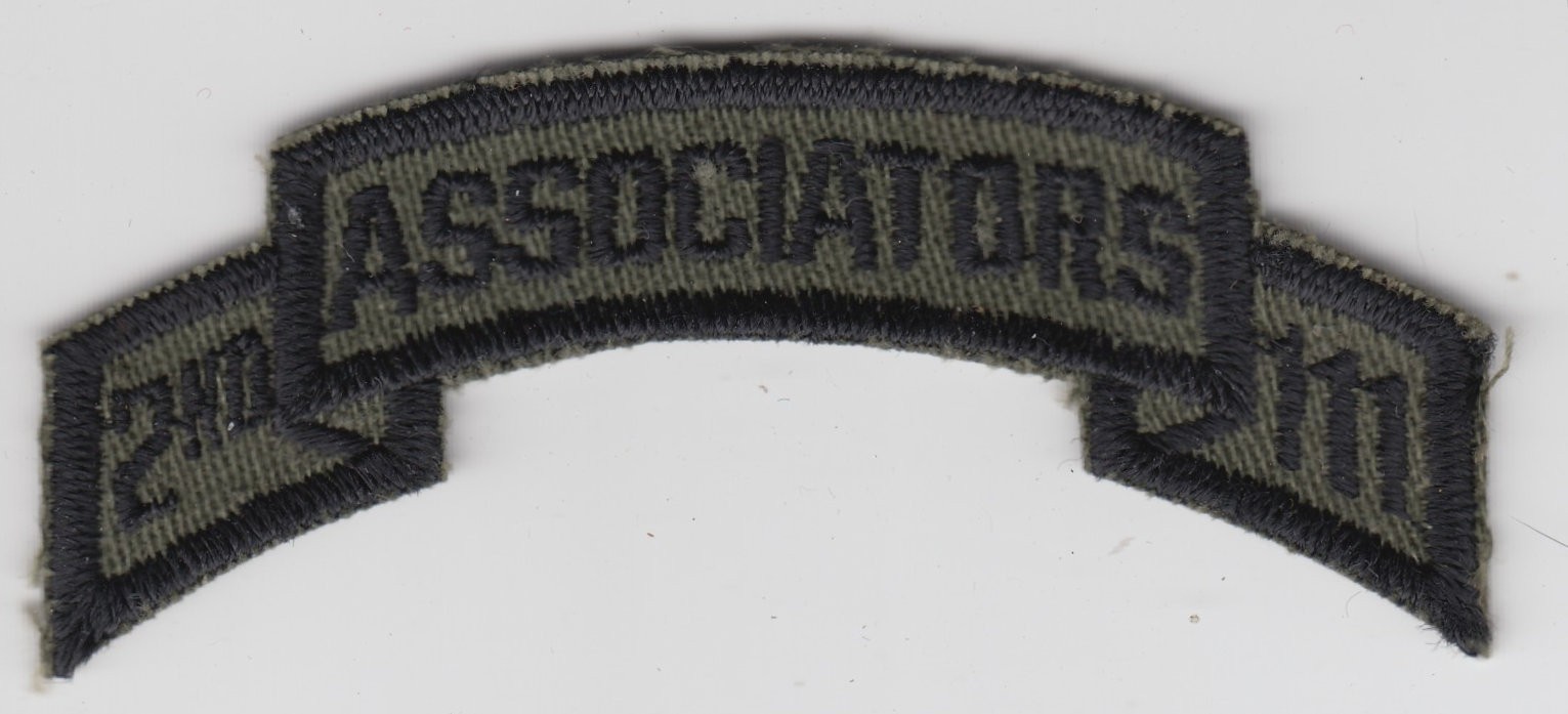 US Army 2nd Battalion 111th Infantry Patch Insignia Shoulder Scroll Associators