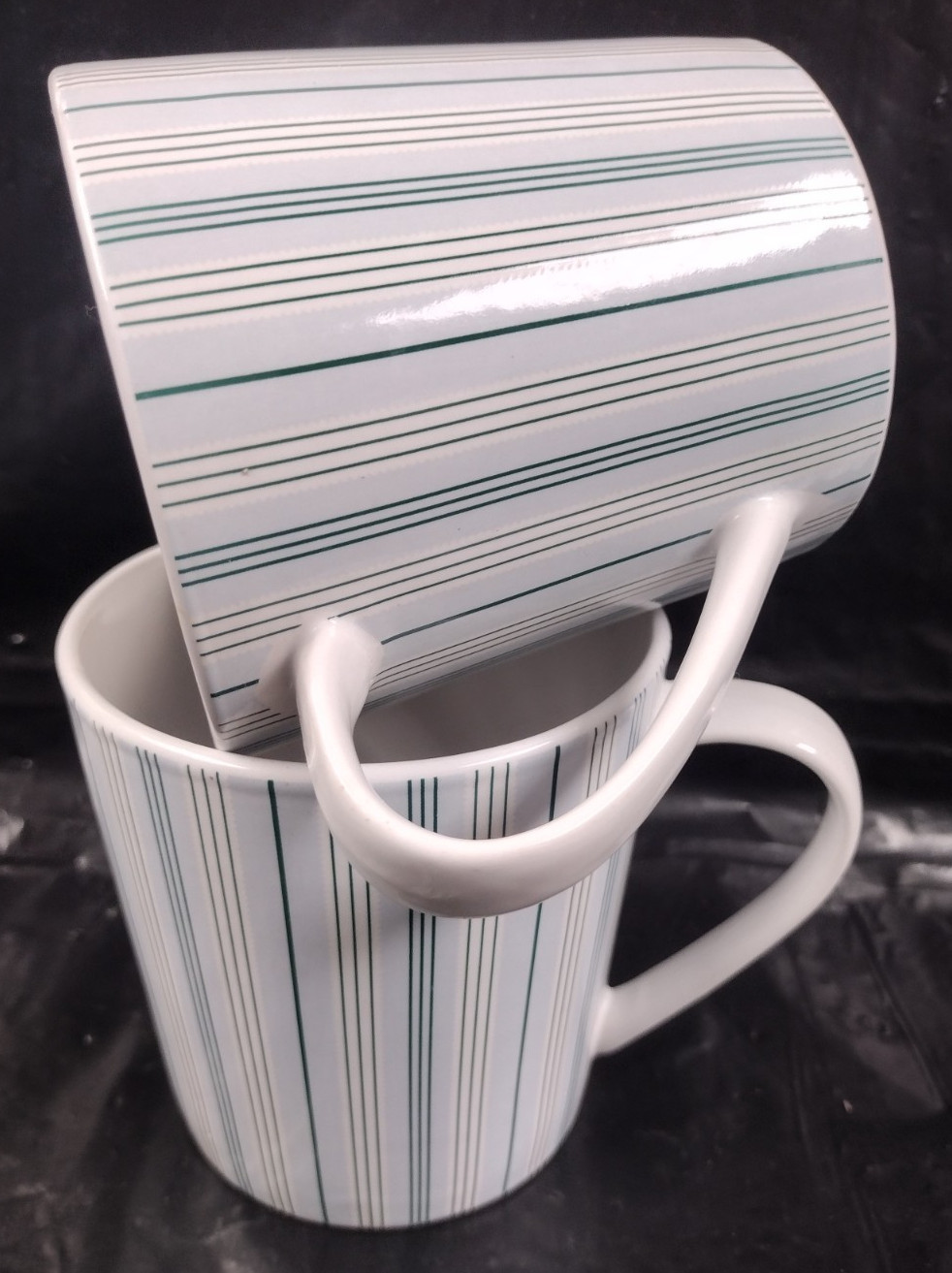 Pair of 2007 Trish Richman TR – Striped 11oz Coffee Mugs