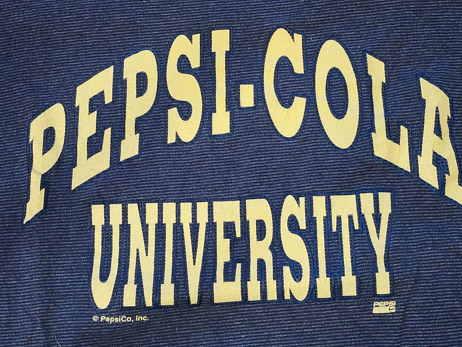Pepsi Pepsi-Cola University t-shirt blue mini stripe pepsico large ?