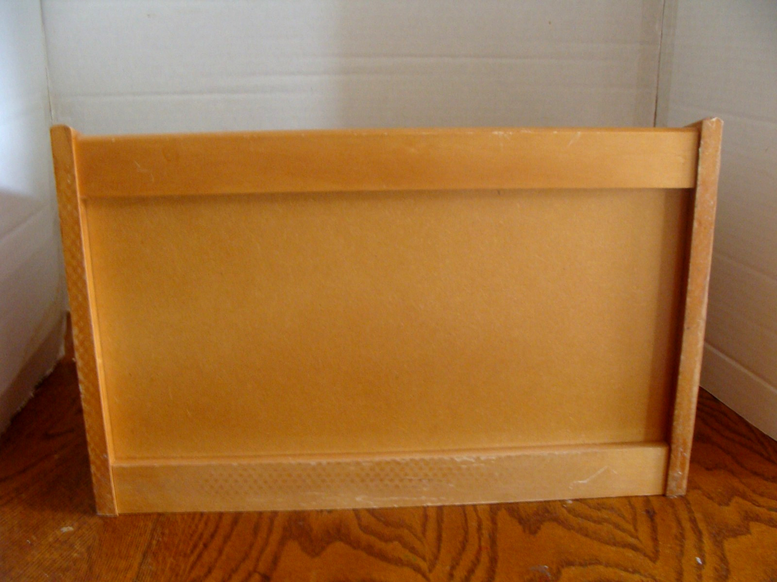 VTG OAK Bread Box Hand Painted Apples Farmhouse Cottage -15-1/2X9-1/4X9-1/2″