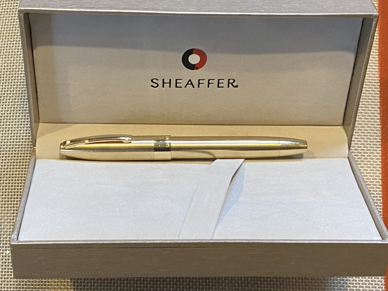 Sheaffer Legacy 2 #860 Brushed Gold Fountain Pen 18K Gold MEDIUM Nib New in Box!