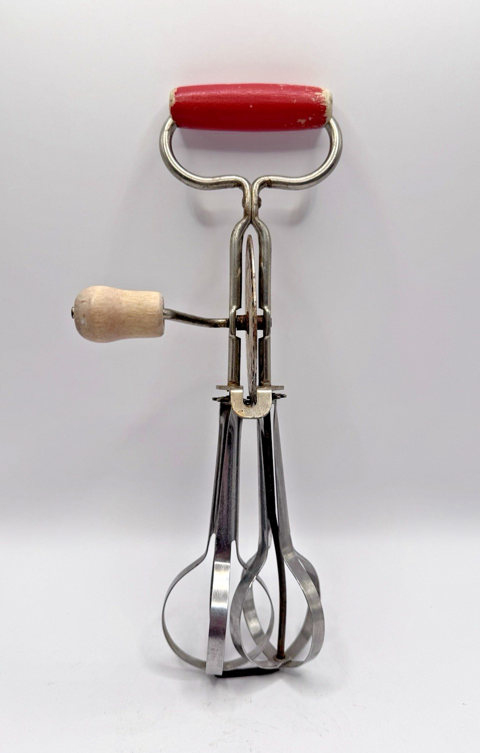 VINTAGE EDLUND CO ROTARY HAND CRANK EGG BEATER W/RED WOODEN HANDLE