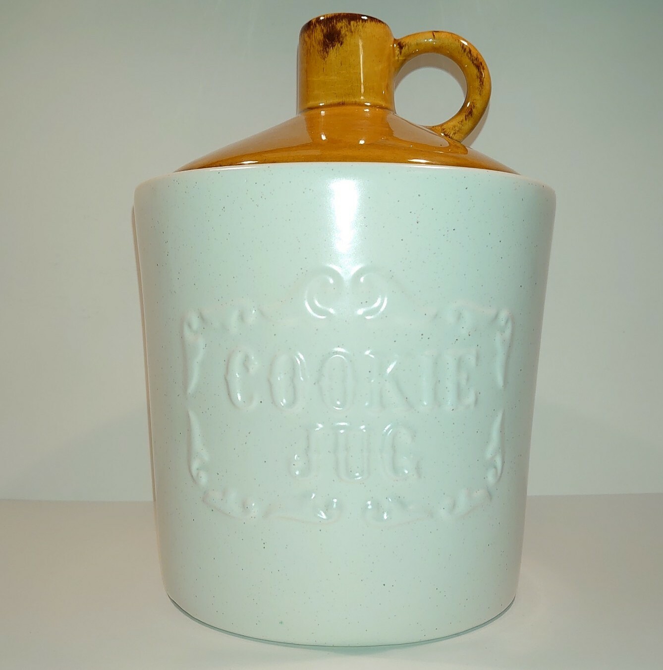 Vintage McCoy Moonshine Cookie Jug Cookie Jar 11″T x 7.5″ Diam Cream & Tan VGUC