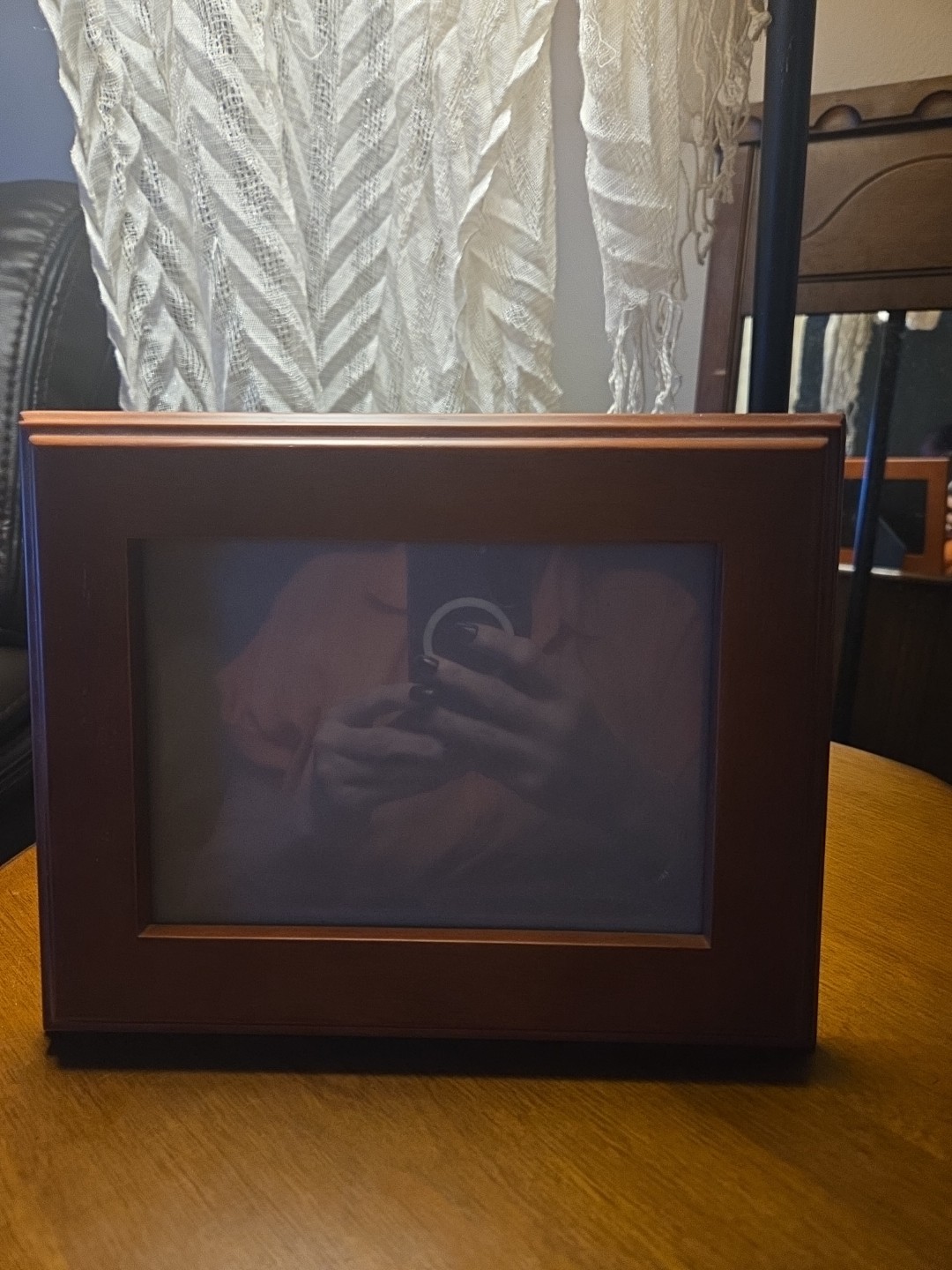 Solid Wood, Retangle Stand With Beveled Edges 5 X 7 Photo/Art Frame