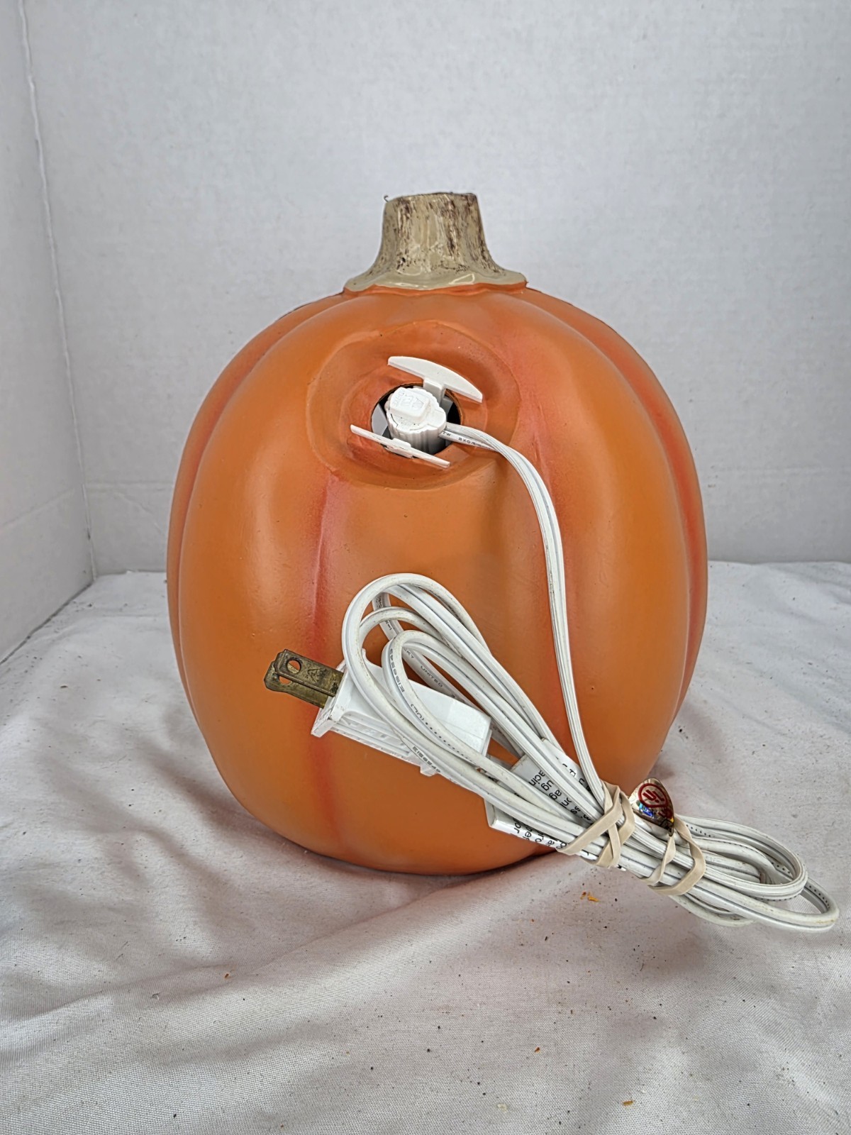 Light Up Jack-o-Lantern ~9 Inches tall Plastic Plug In