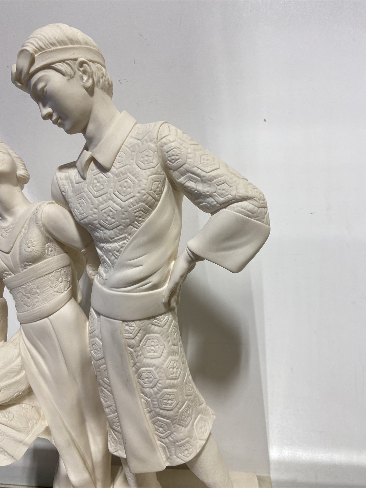 VTG. Arnoldo Giannelli Statue Sculpture of Young Couple Signed Marble Base
