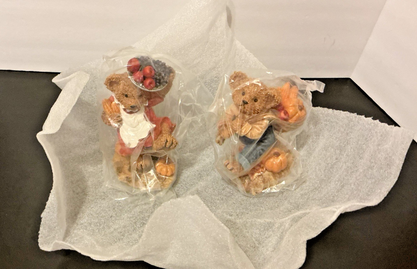 Home Interiors 2002 Fall Harvest Bears Figures Set/2 Never Displayed but No Box