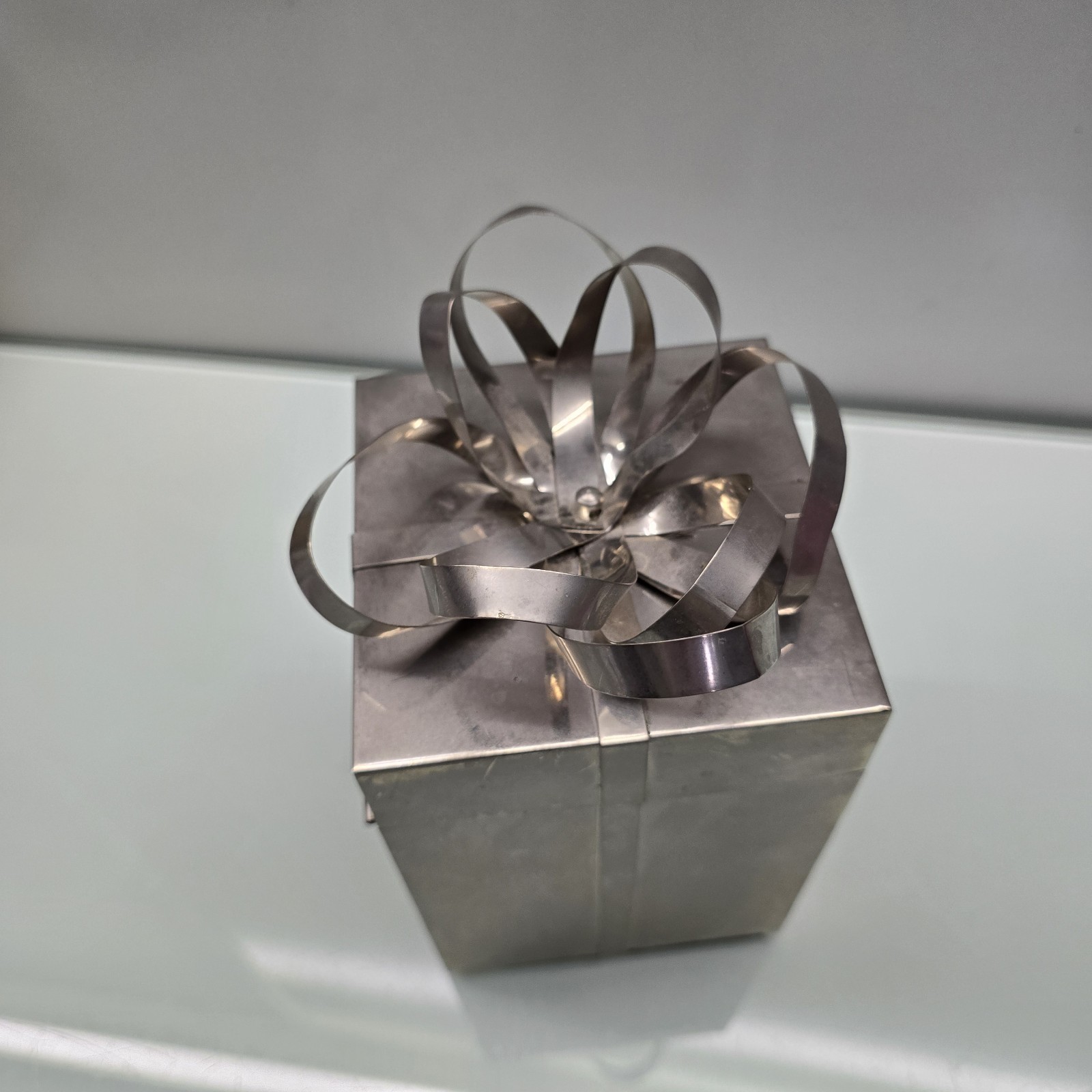 Vtg Chrome Metal Gift Box Bow Velvet Lined Hinged Lid Trinket Jewely Vanity
