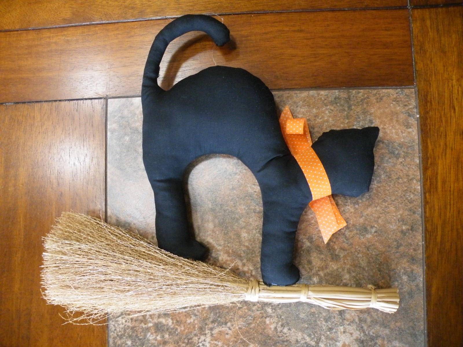 Halloween BLACK CAT Flying on BROOM Indoor DECOR 11″ Tall x 12″ FREE SHIP