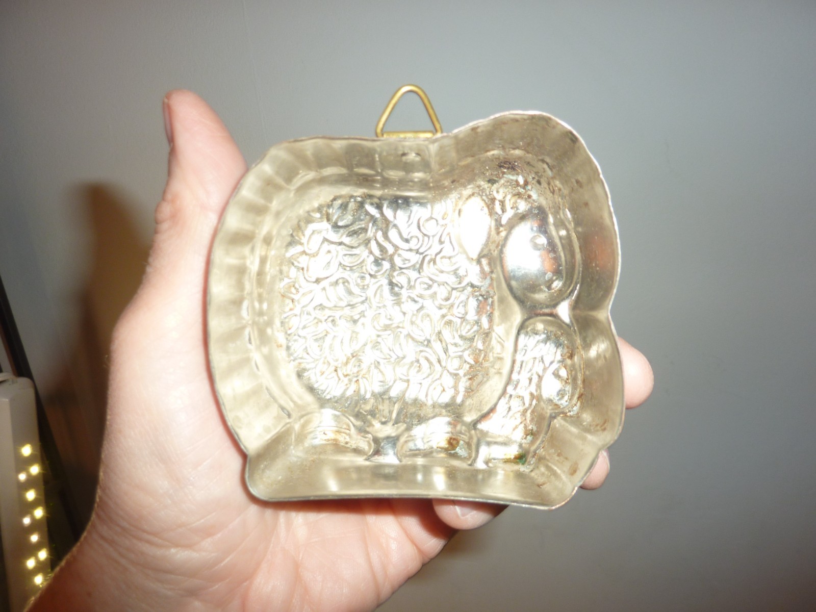Vintage Copper Plated Tin Sheep Mold Farmyard Friends 3″ Avon