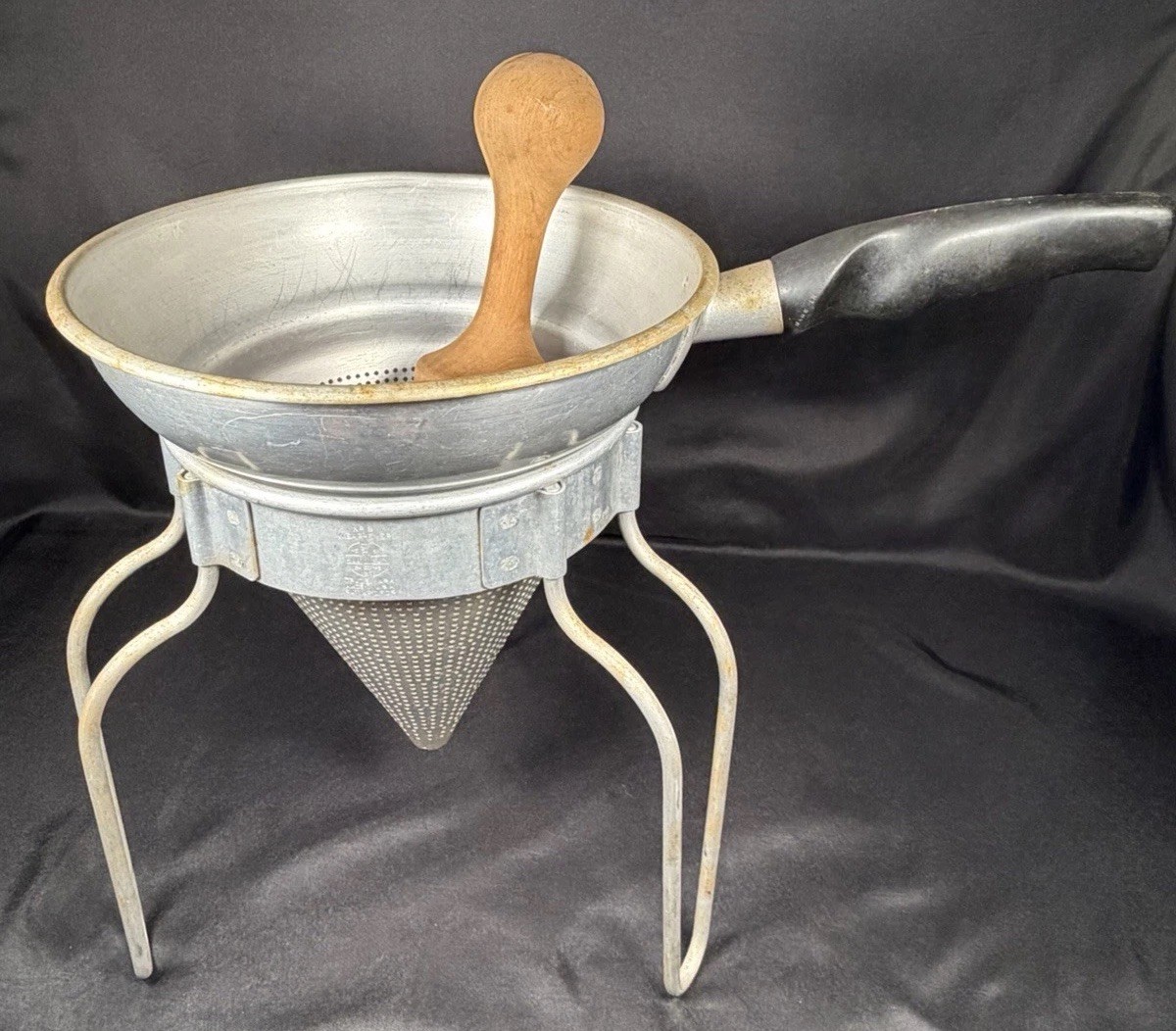 VTG No8 Aluminum Wear-Ever Sieve Cone Strainer Wood Pestle w/ Stand Canning 3 Pc