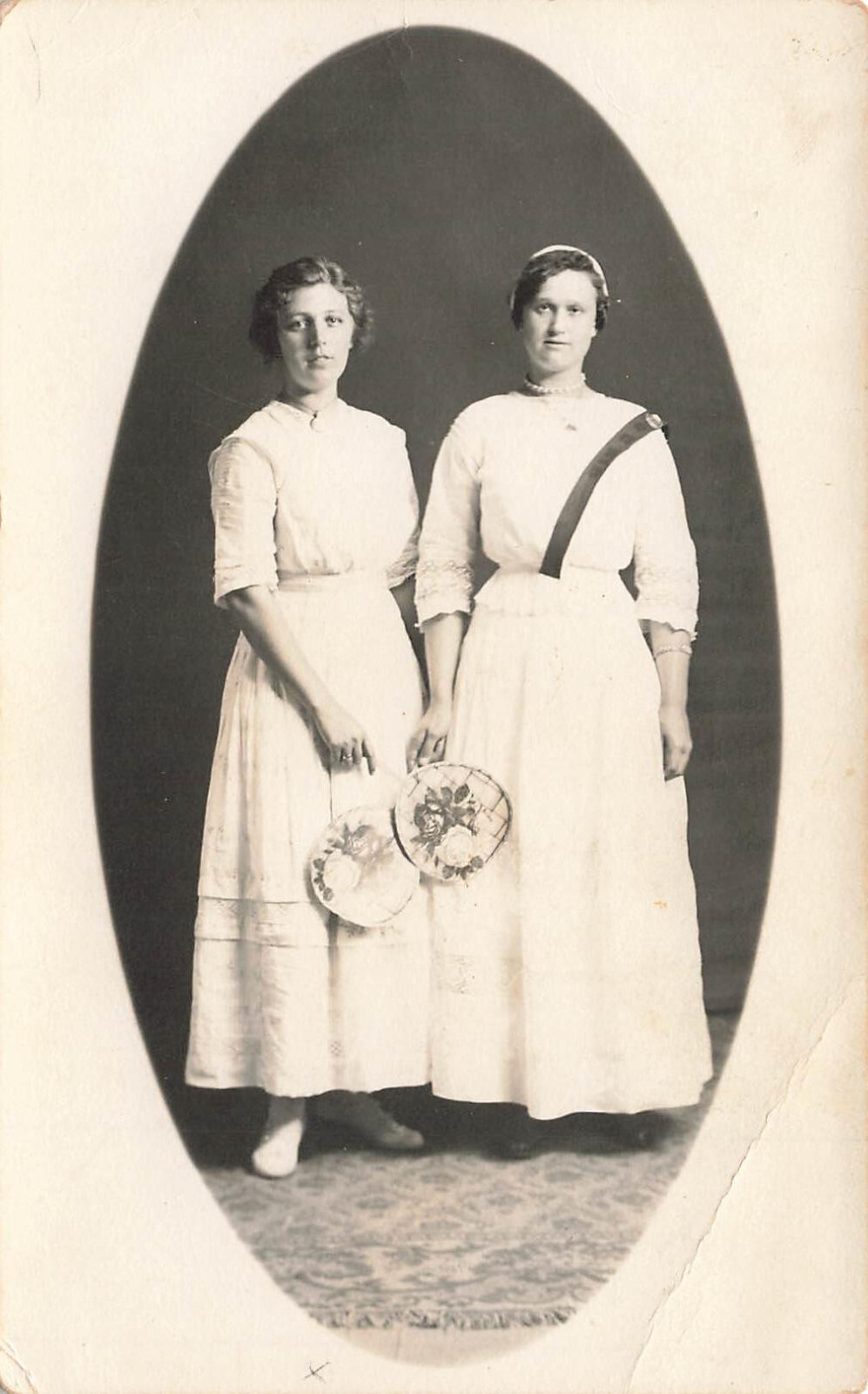 VINTAGE RPPC POSTCARD TWO WOMEN IN WHITE IDELLA TVENGE DECORAH IA 100923 S