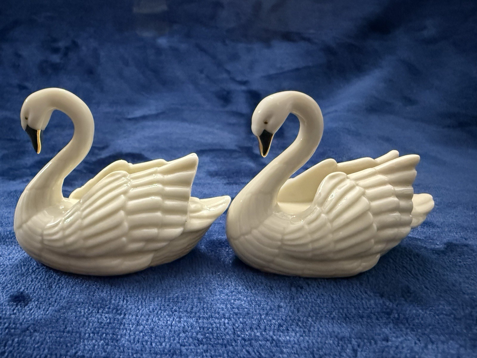 Lenox Porcelain Swan Figurine with 24k Gold Beaks & Trim