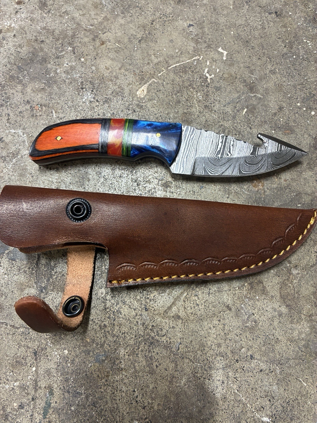 Handmade Damascus Full Tang Hunting Knife, Clip Point Gut Hook, Sheath