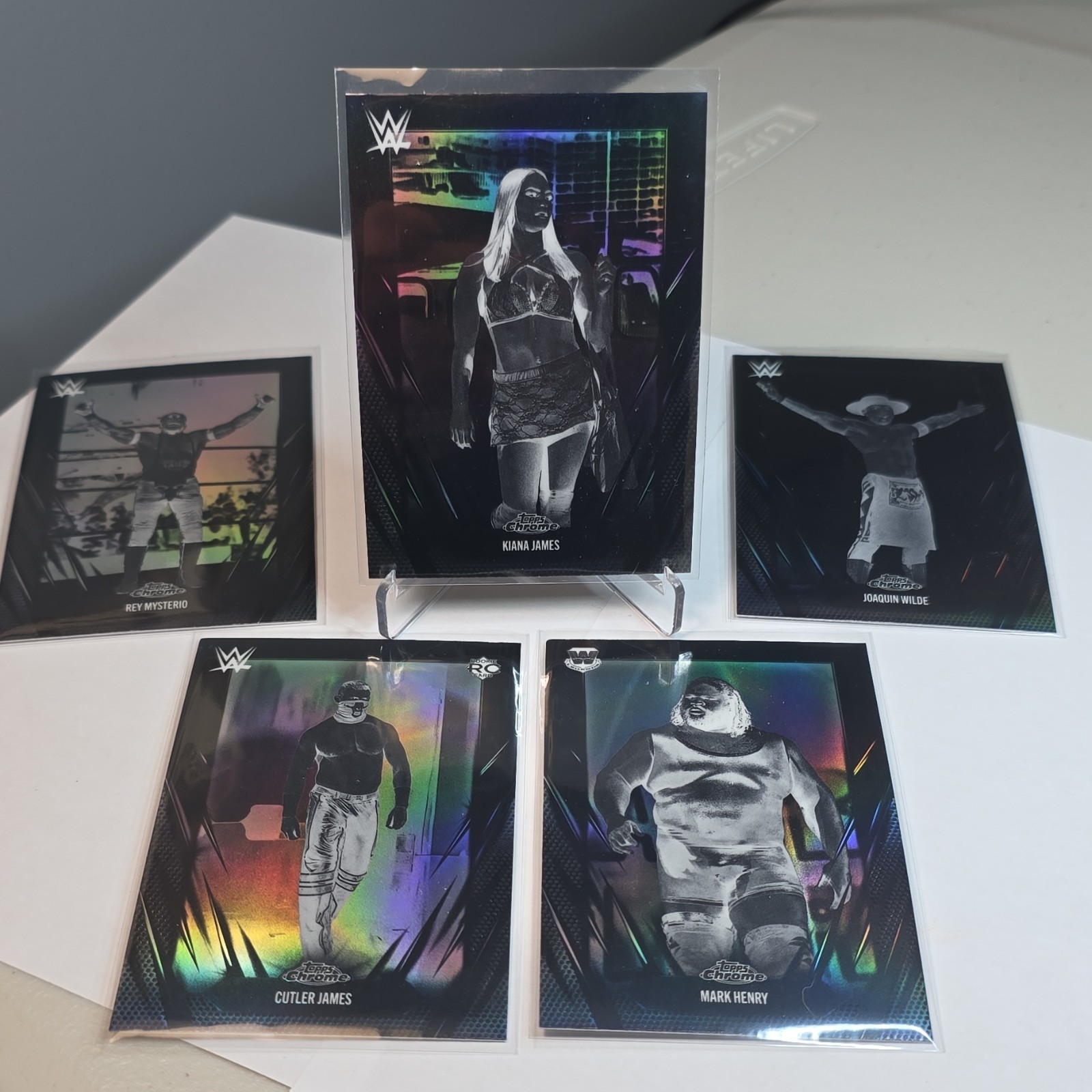 Topps 2026 WWE Topps Chrome Reverse Negative Refractor 5 Card Lot. See Pics!