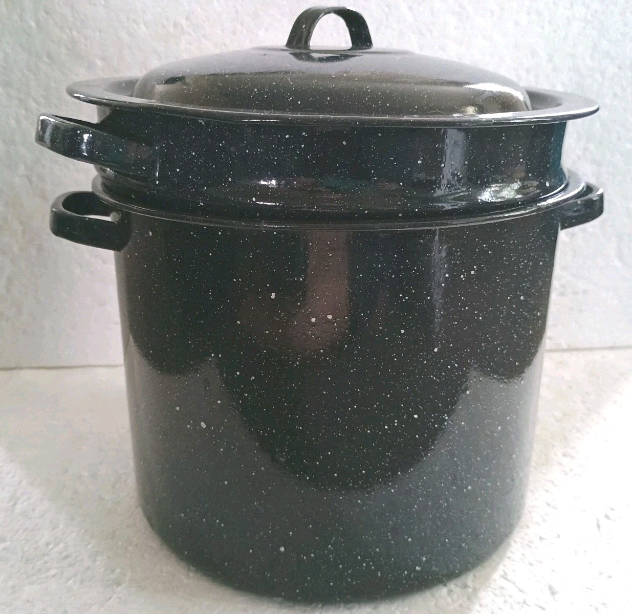 Granite Ware Stock Pot Has Strainer Black Speckled Enamel 9 “x 9.5” 8 Quart