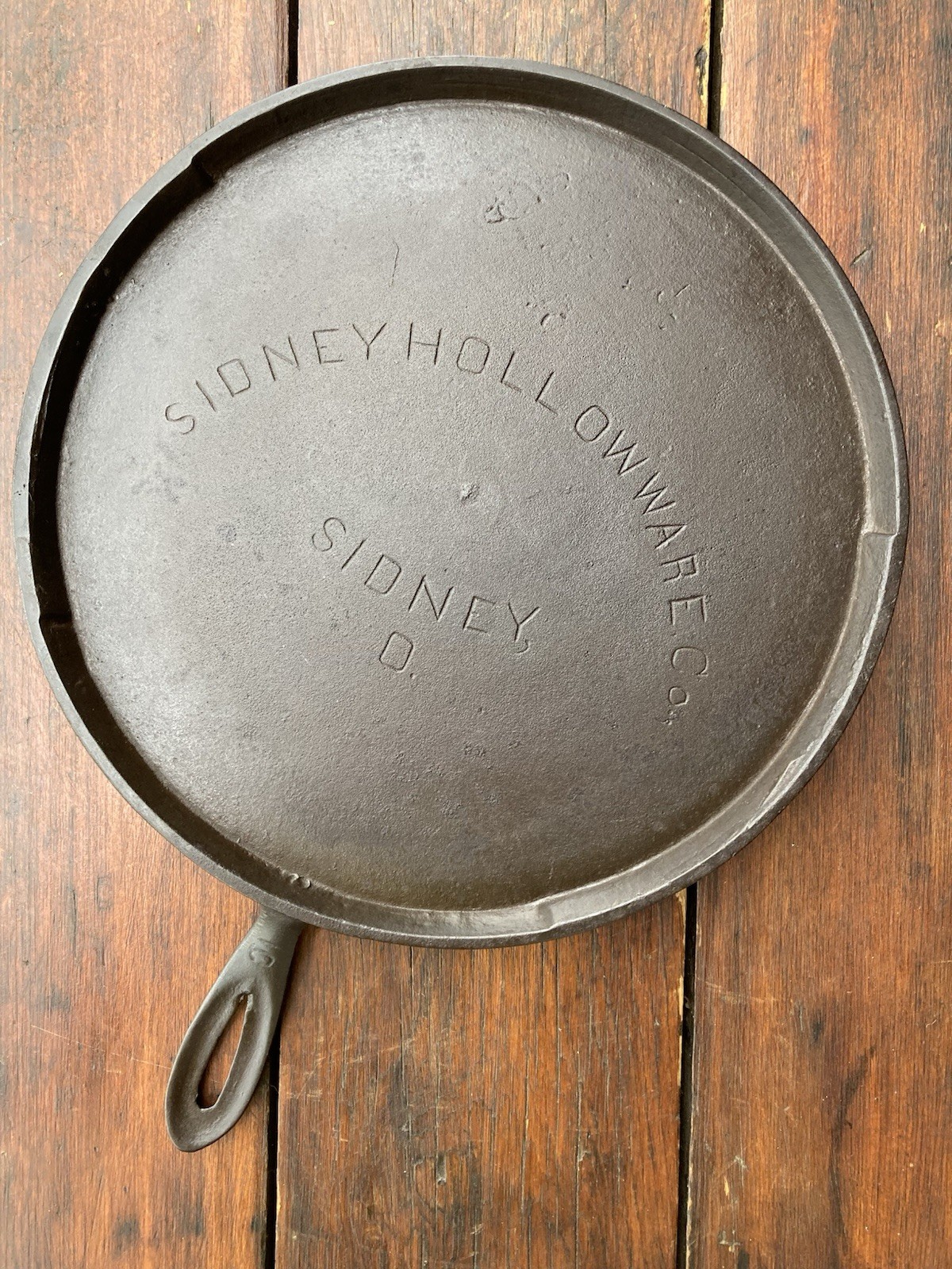Sidney Hollow Ware #10 Cast Iron Griddle