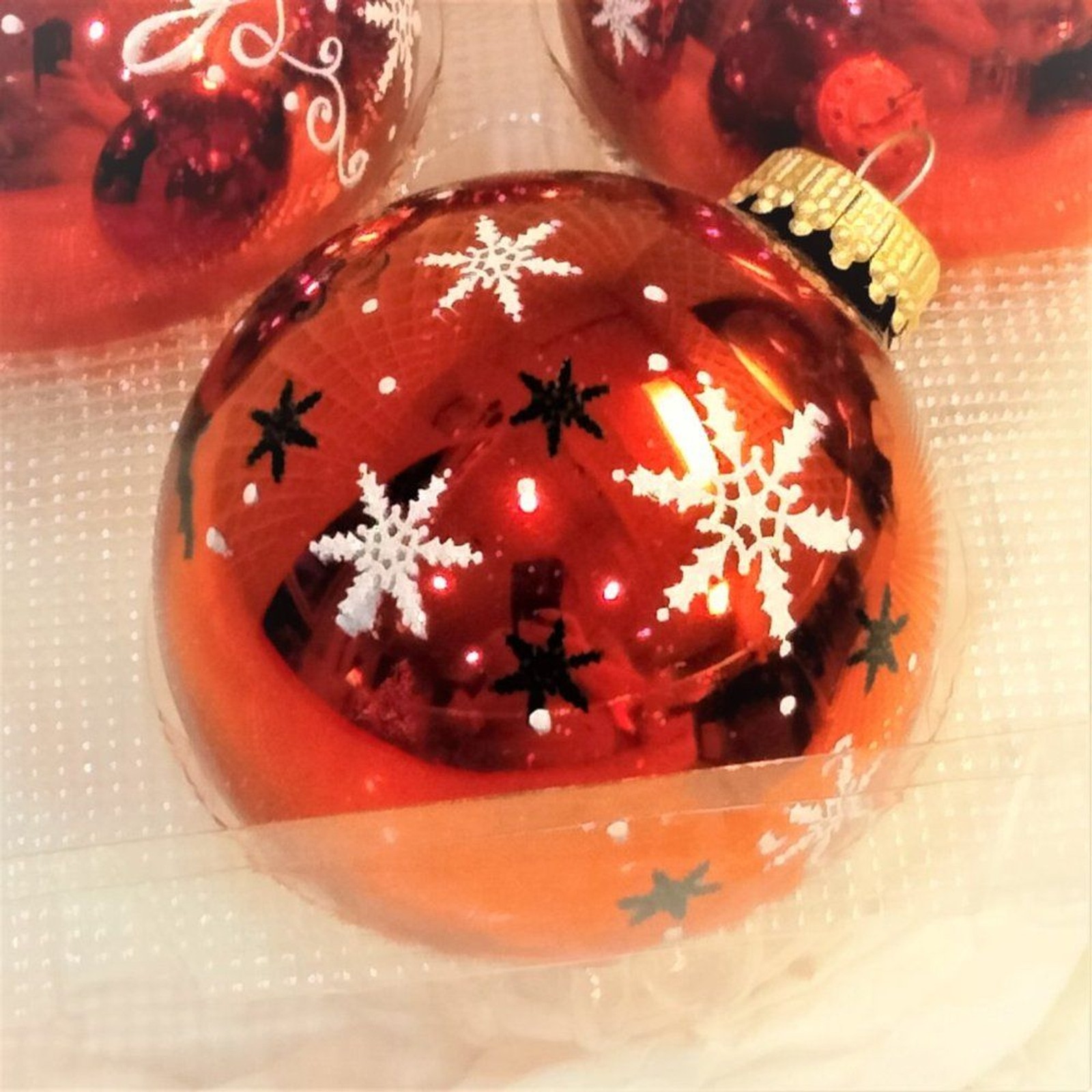 Christmas Seasons Greetings 8-Red Glass Holiday Ornaments Original Boxes