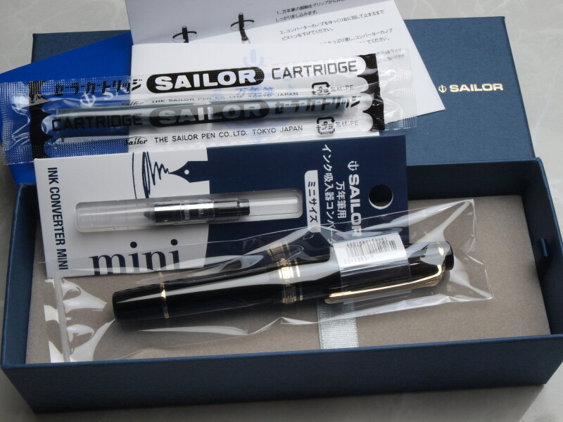 Japanese Sailor Professional Gear Slim Mini / MF-nib 11-1303-320 with Converter