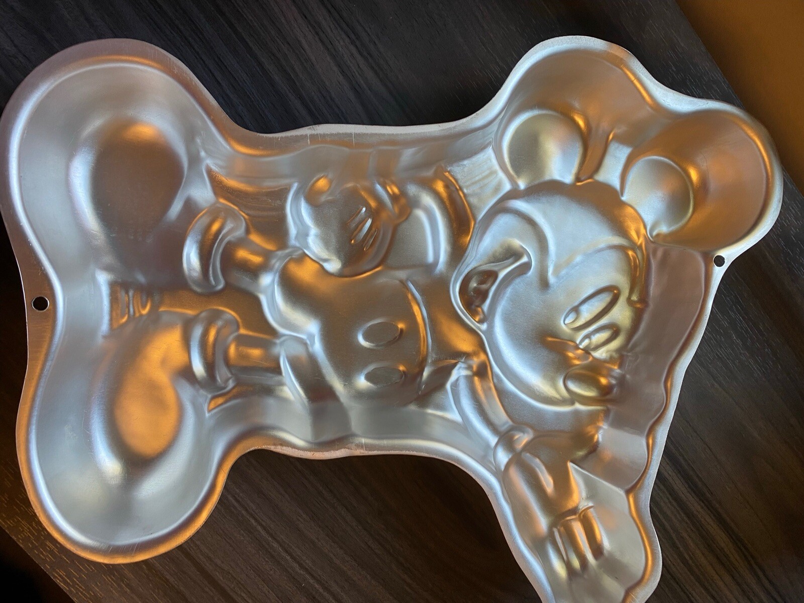 1995 Wilton Cake Pan 2105-3601 Mickey Mouse