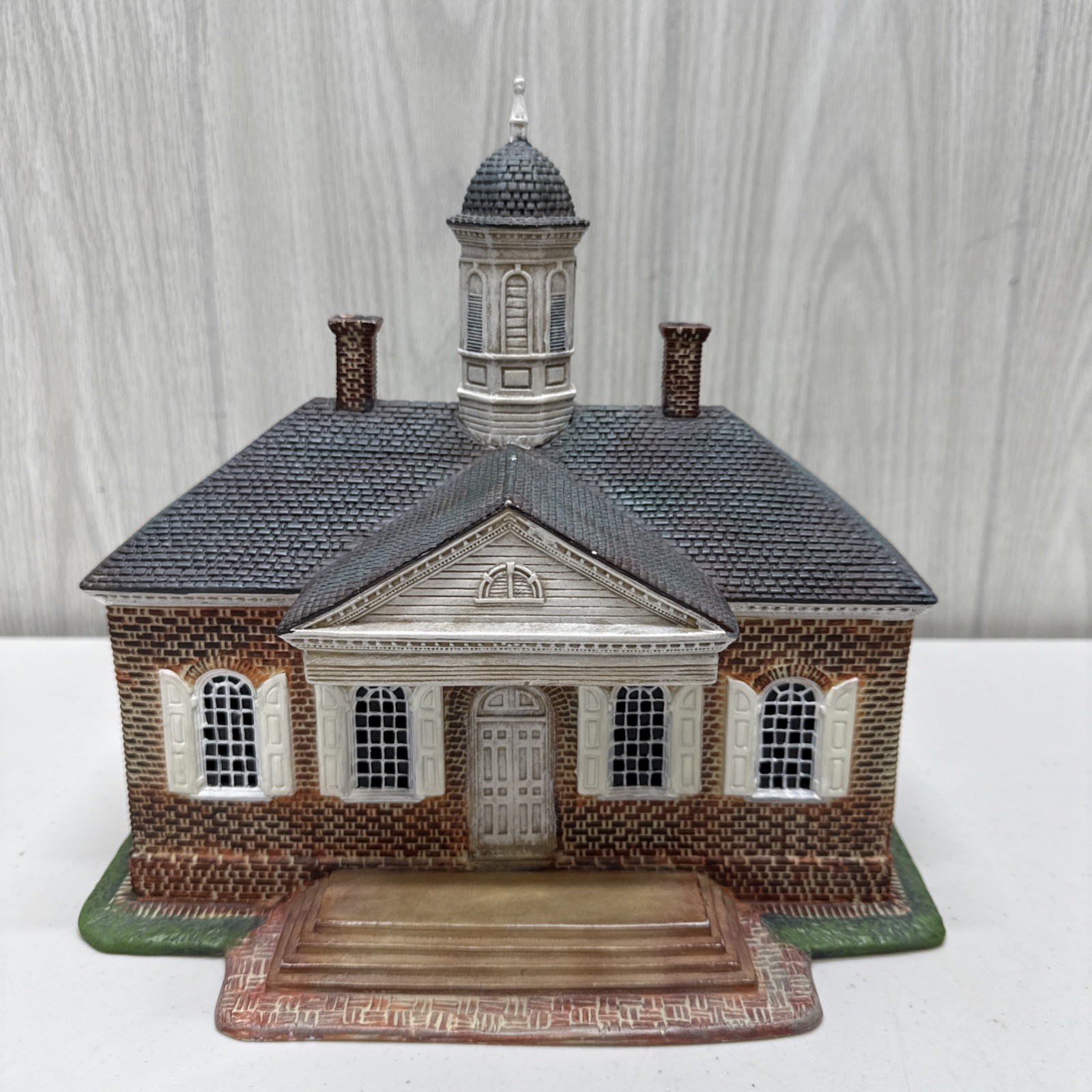 Lang & Wise Collectibles Colonial WIlliamsburg The Courthouse 20480515