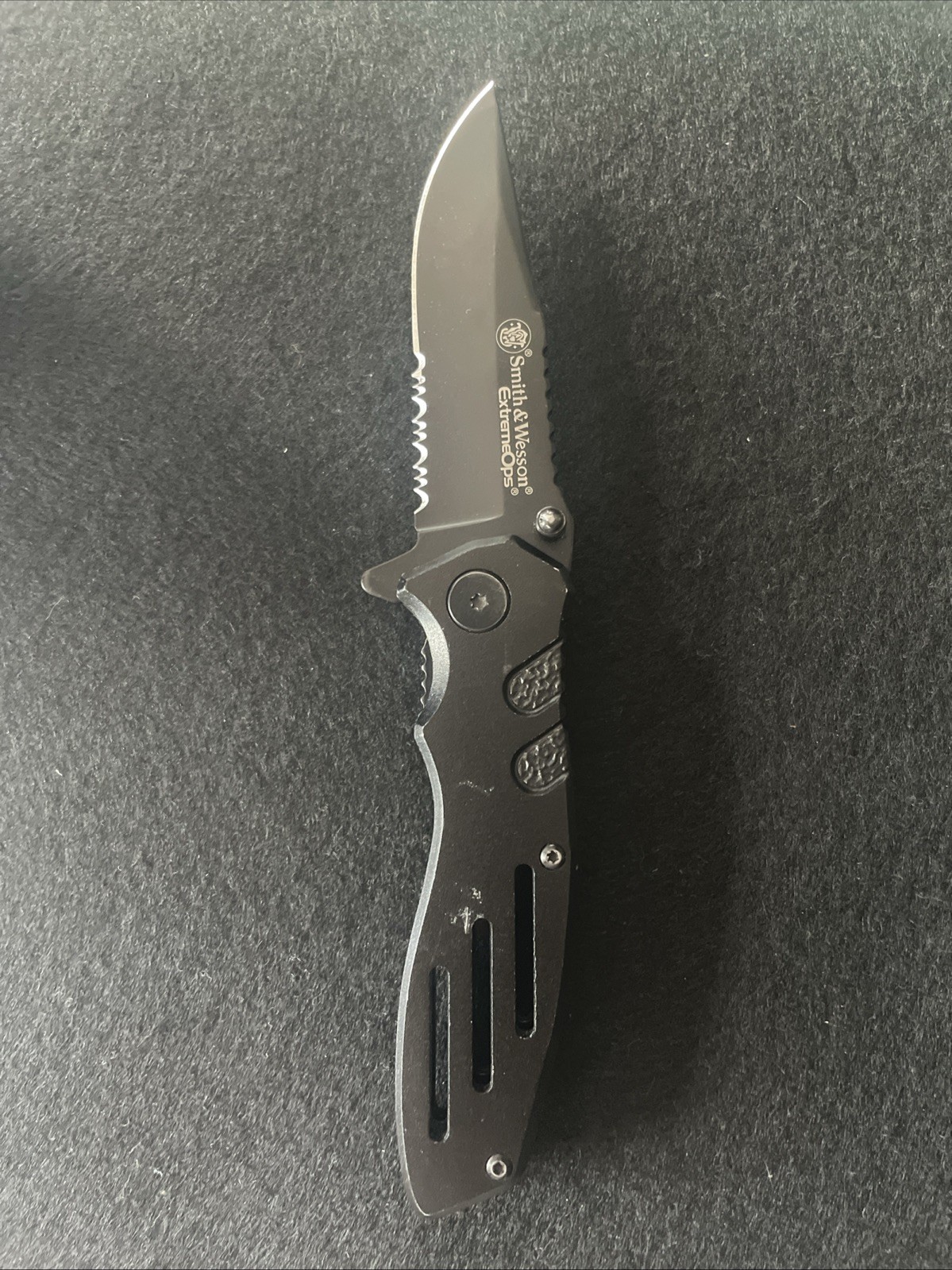Smith & Wesson Extreme Ops SWA24S Folding Knife Black Serrated Blade Pocket Clip